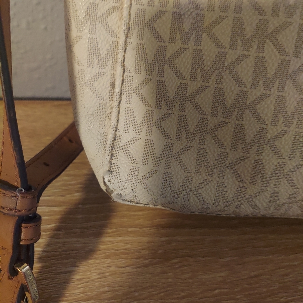 Michael Kors Beige Crossbody Bag - Picture 15 of 15